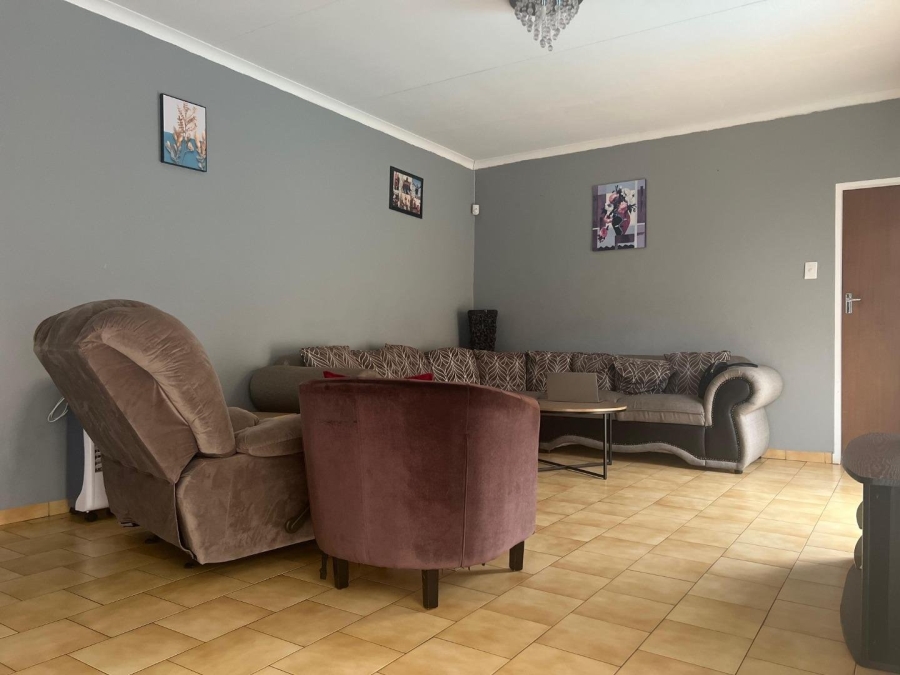5 Bedroom Property for Sale in Potchefstroom South North West